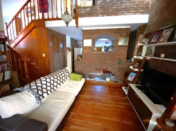 Foto Casa en Venta en Castelar, Buenos Aires - U$D 355.000 - pix48326166 - BienesOnLine