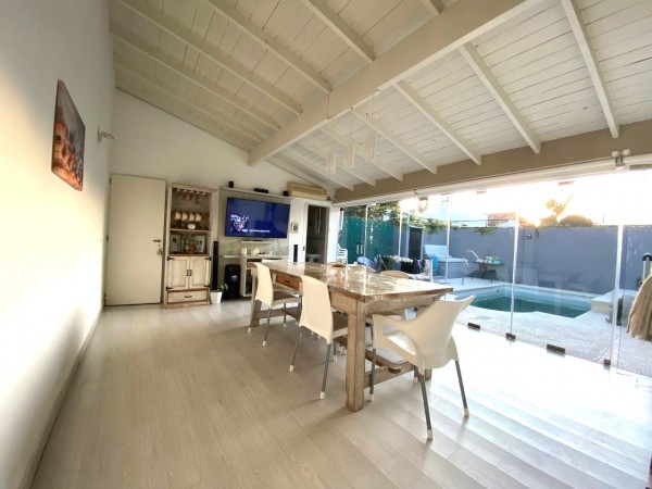 Impecable Casa en venta en Ituzaingo - 4 ambientes!