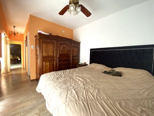Casa en venta en Moron - Excelente Zona - 5 ambientes - PERMUTA!