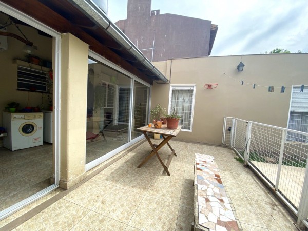 Casa en venta en Moron - Excelente Zona - 5 ambientes - PERMUTA!