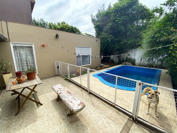 Casa en venta en Moron - Excelente Zona - 5 ambientes - PERMUTA!