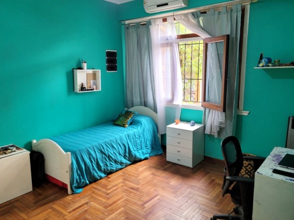 Casa en venta en Moron - Excelente Zona - 5 ambientes - PERMUTA!
