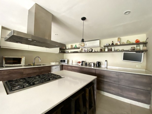 Casa en Venta en Country San Diego  - 9 ambientes - Impecable!
