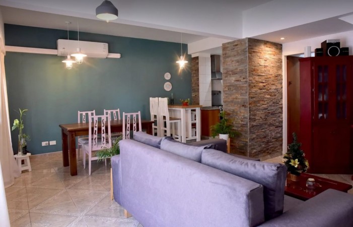 Carlos Casares 2595 _ Impecable Casa 4 ambientes en 2 plantas !!! Acepta Permutas