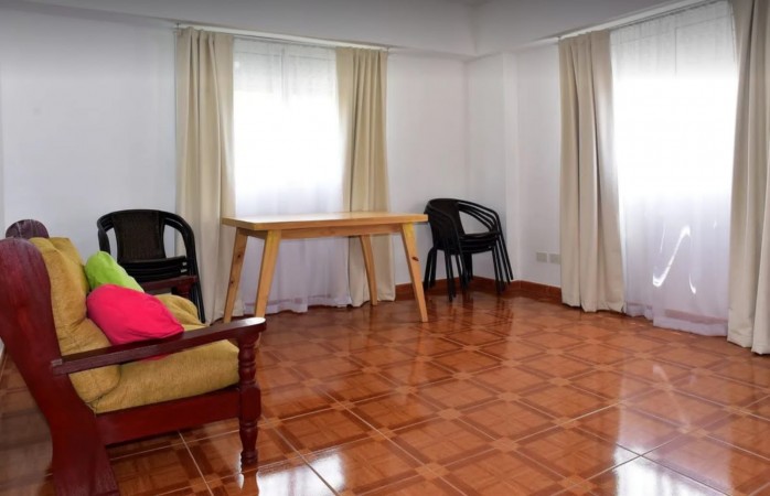 Carlos Casares 2595 _ Impecable Casa 4 ambientes en 2 plantas !!! Acepta Permutas