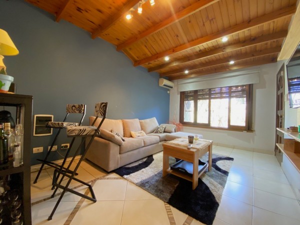 Casa en venta en Zona residencial de Castelar Norte - 4 ambientes!