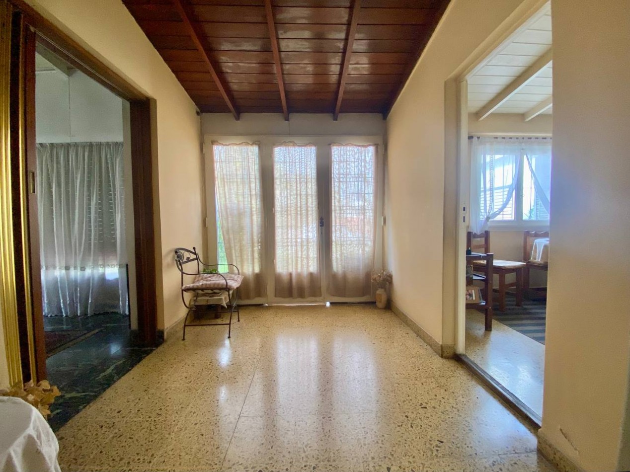 Casa en Venta en excelente zona de Castelar Norte - 3 ambientes con garage!