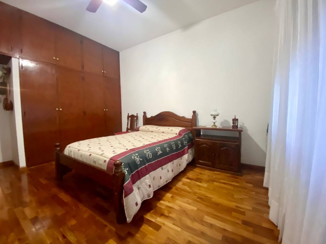 Hermosa casa en Ituzaingo de 5 ambientes!- excelente lote!