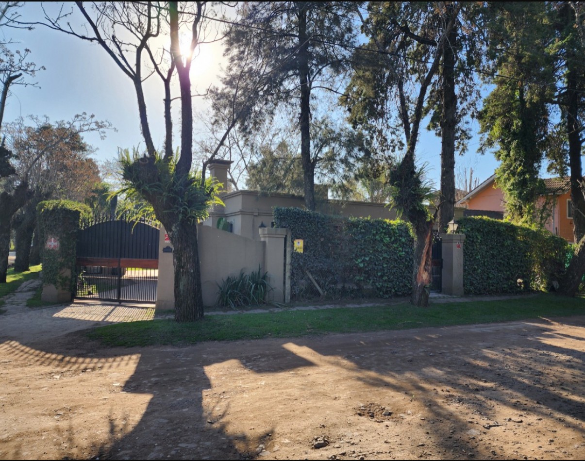 Casa en venta de 3 ambientes - 500mts de Lote - Parque Leloir