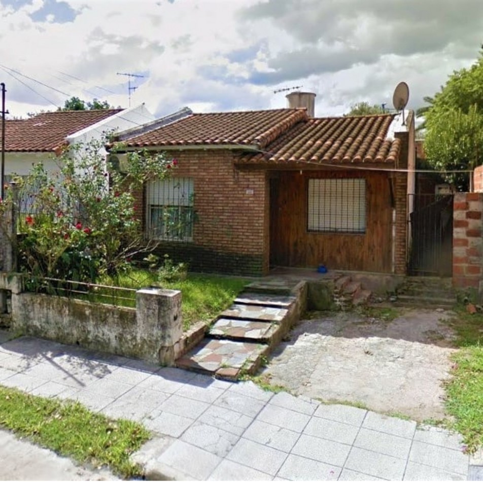 Chalet 3 ambientes a reciclar ! O lote Multifamiliar