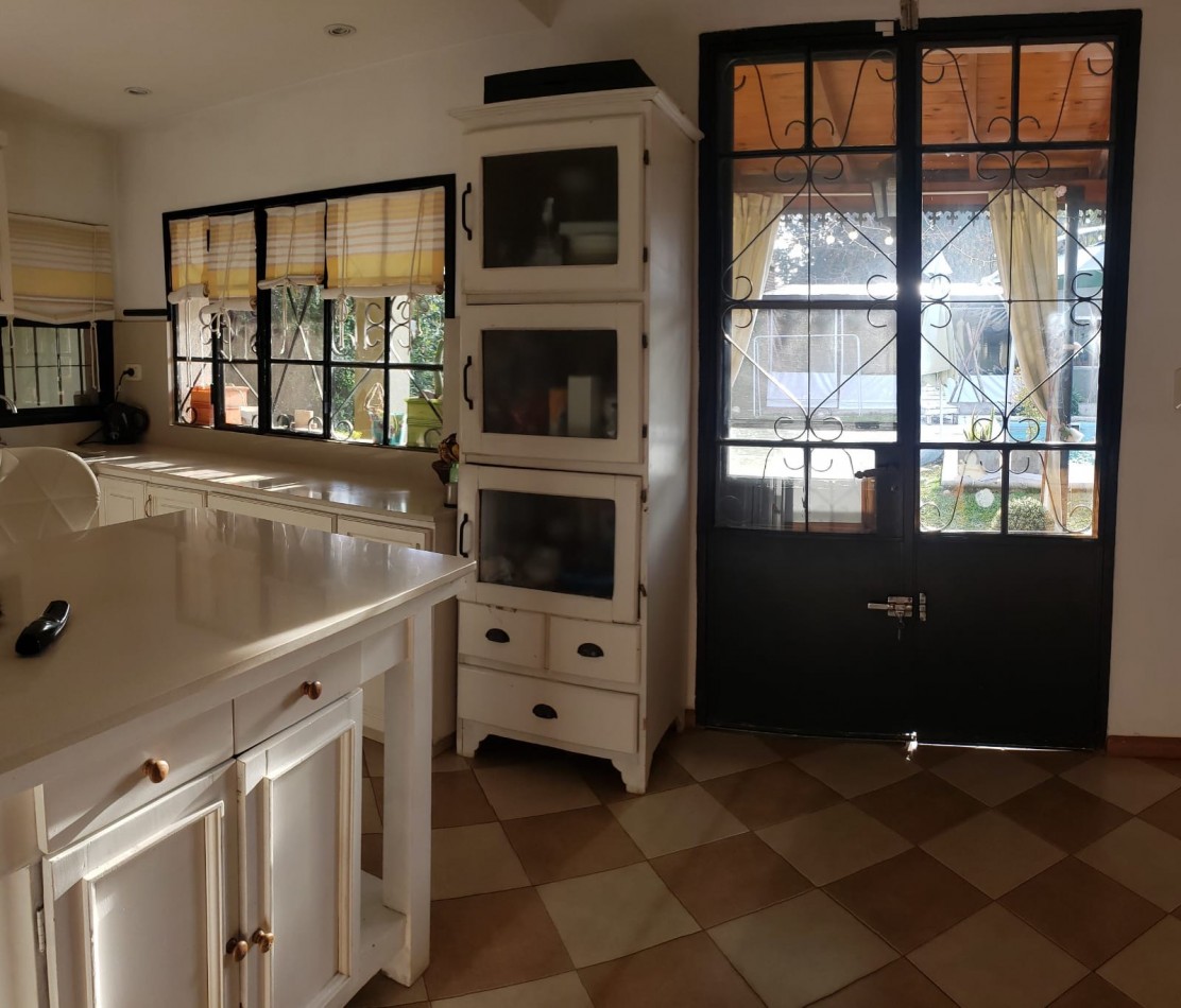 Armada Argentina 800 ! Casa Minimalista 5 ambientes