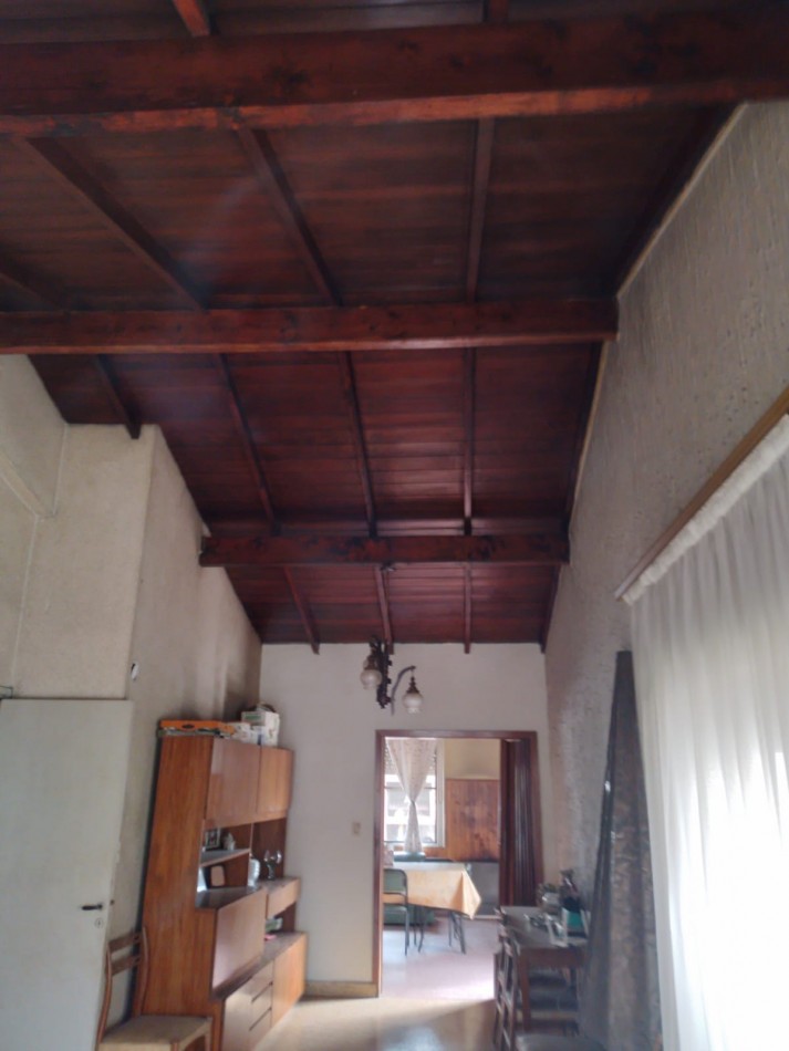 Chalet 3 ambientes a reciclar