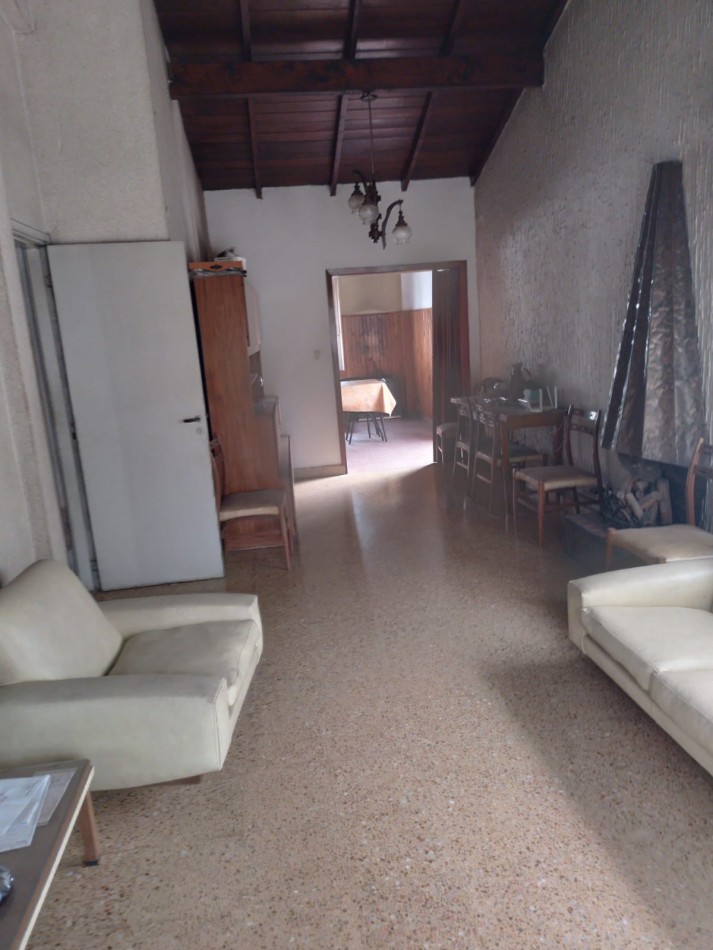 Chalet 3 ambientes a reciclar