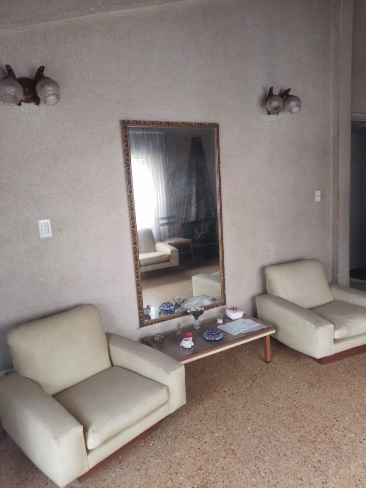 Chalet 3 ambientes a reciclar