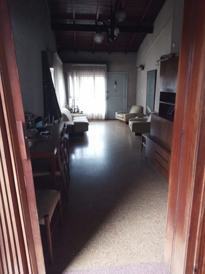 Chalet 3 ambientes a reciclar