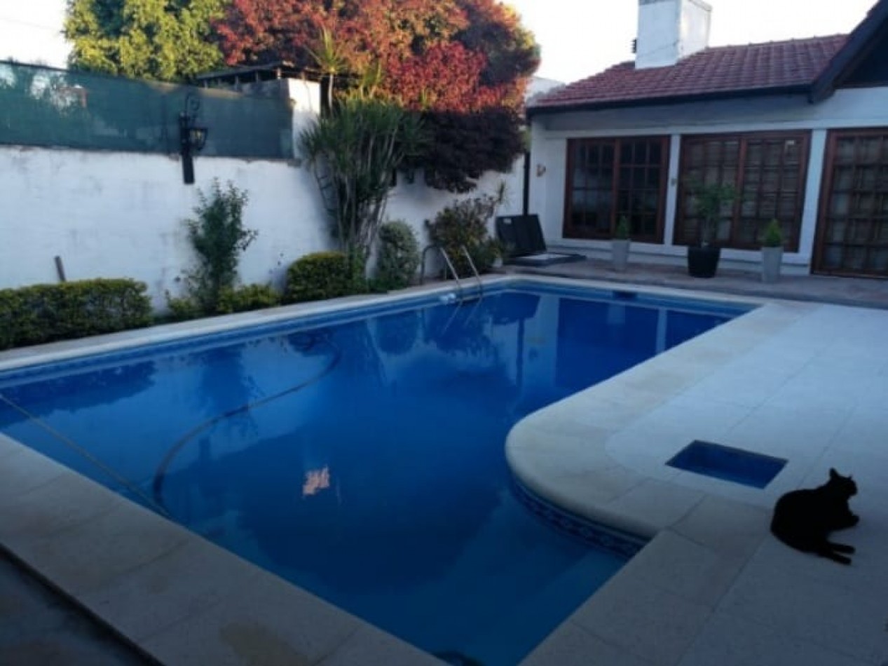 Hermoso Chalet 5 ambientes ! Toma Propiedad en parte de pago
