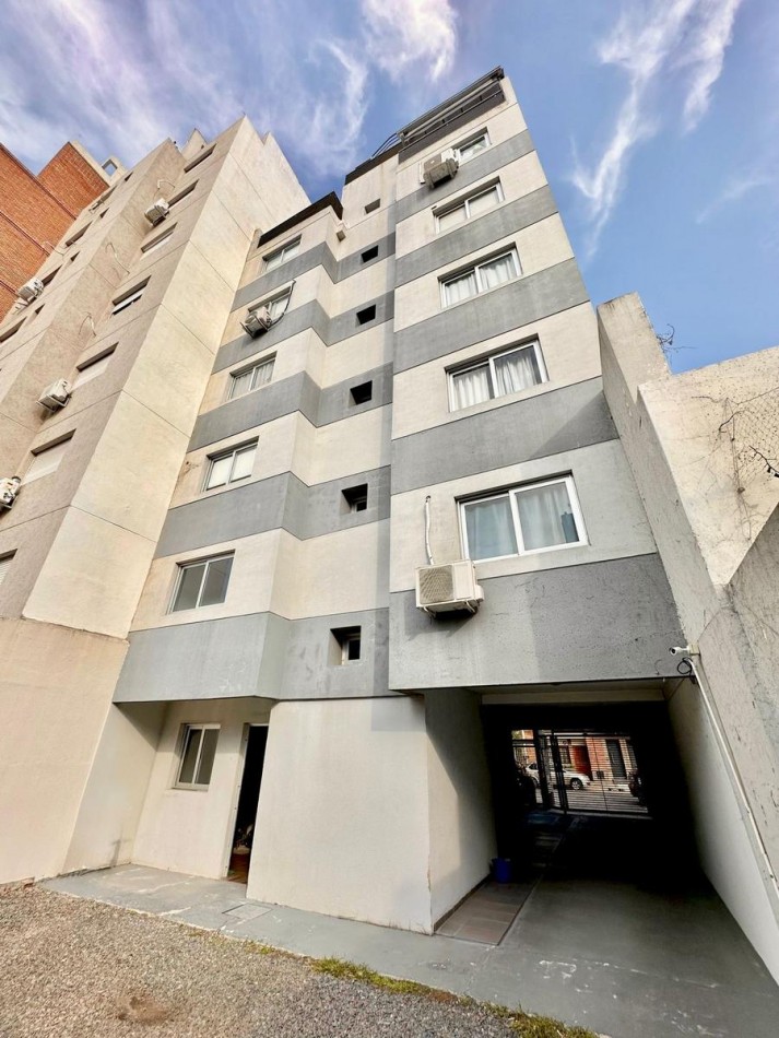 Departamento 2 ambientes con cochera