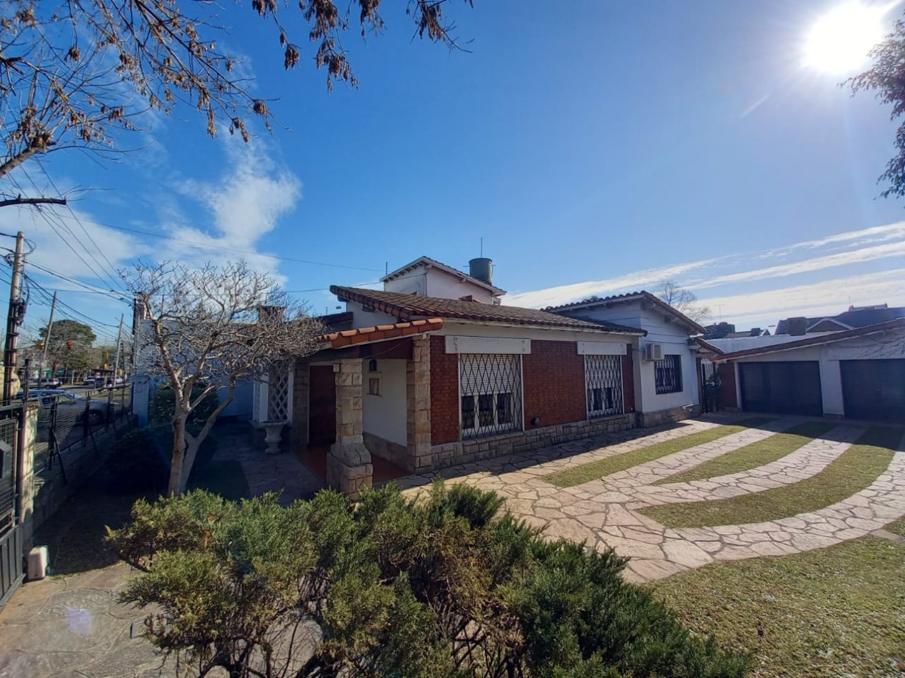 Chalet 5 ambientes ! Exclusiva ubicacion - Lote de 17.32 x 46