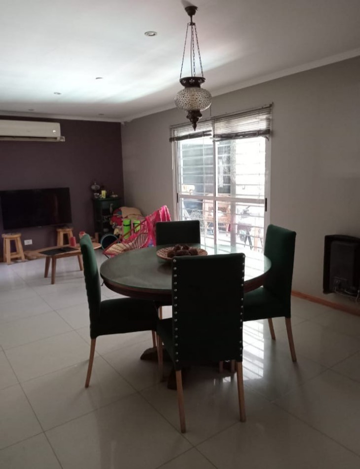 Casa 4 ambientes impecable 
