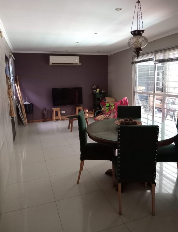 Casa 4 ambientes impecable 