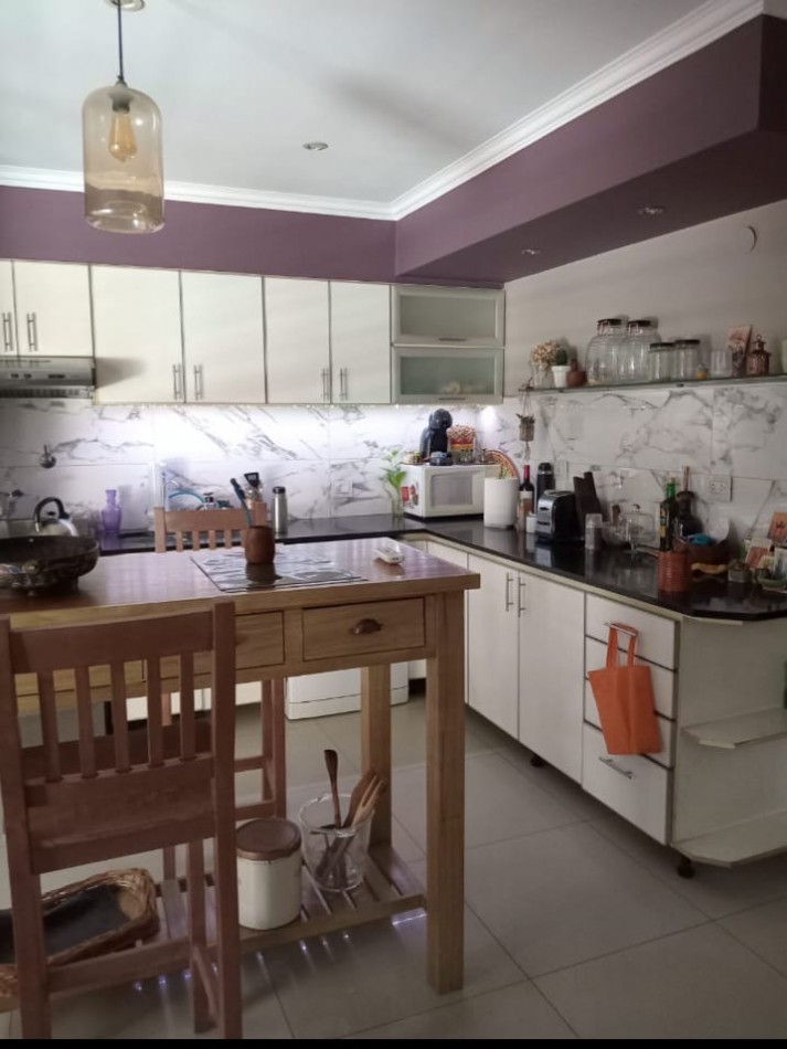 Casa 4 ambientes impecable 