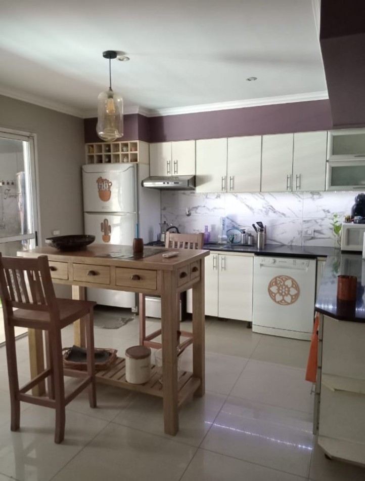 Casa 4 ambientes impecable 