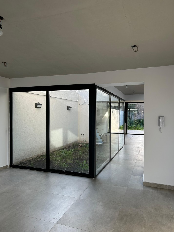 Casa 4 ambientes a ESTRENAR !!