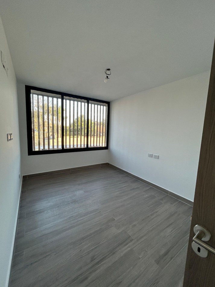 Casa 4 ambientes a ESTRENAR !!