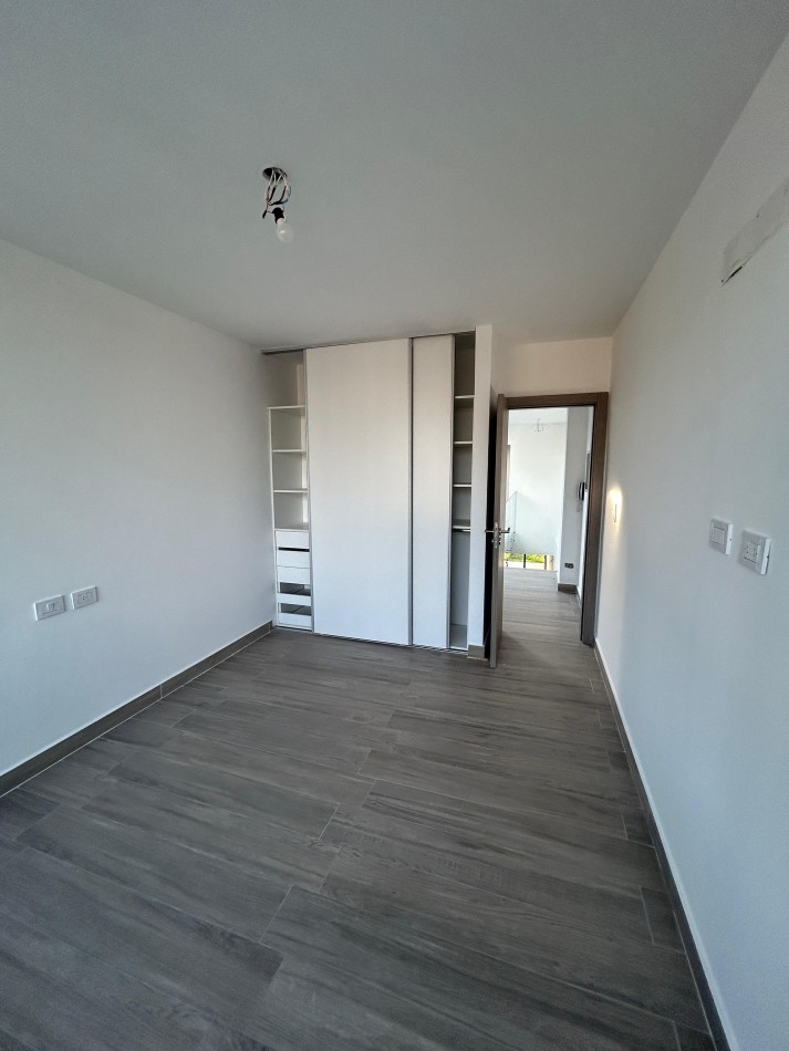 Casa 4 ambientes a ESTRENAR !!