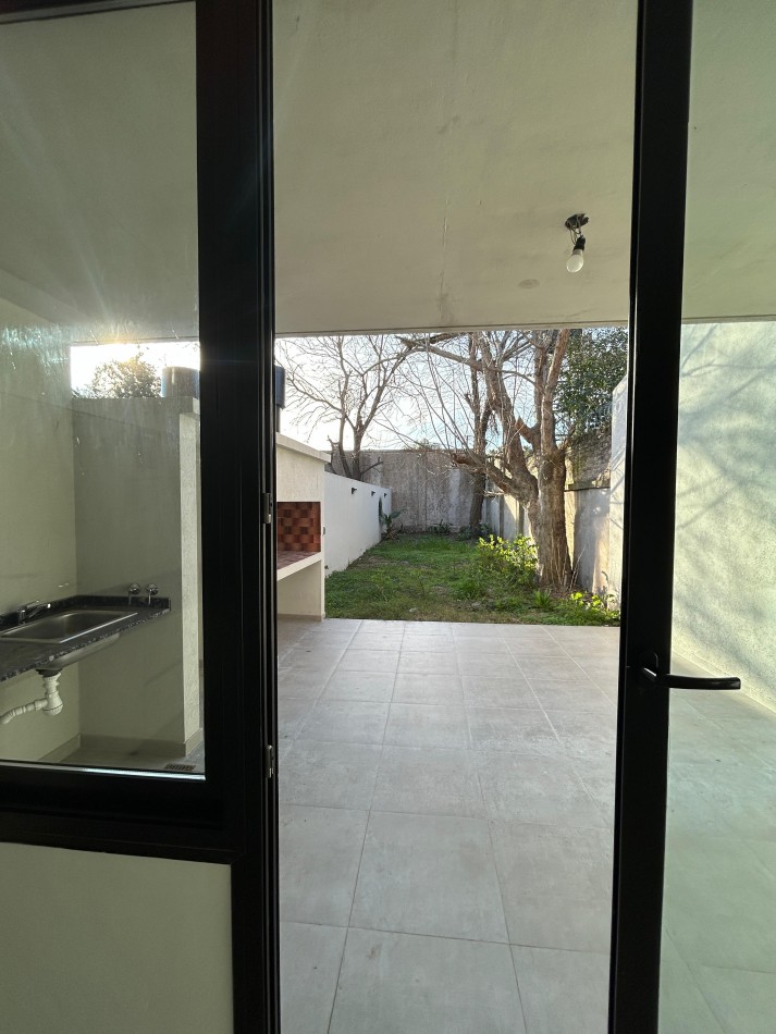 Casa 4 ambientes a ESTRENAR !!