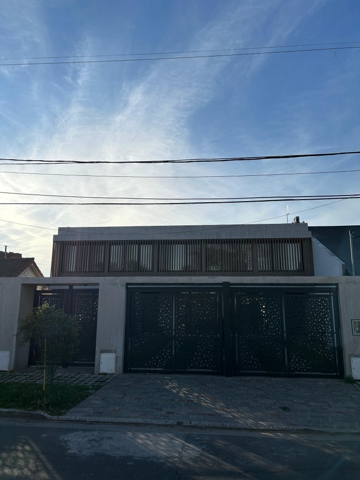 Casa 4 ambientes a ESTRENAR !!