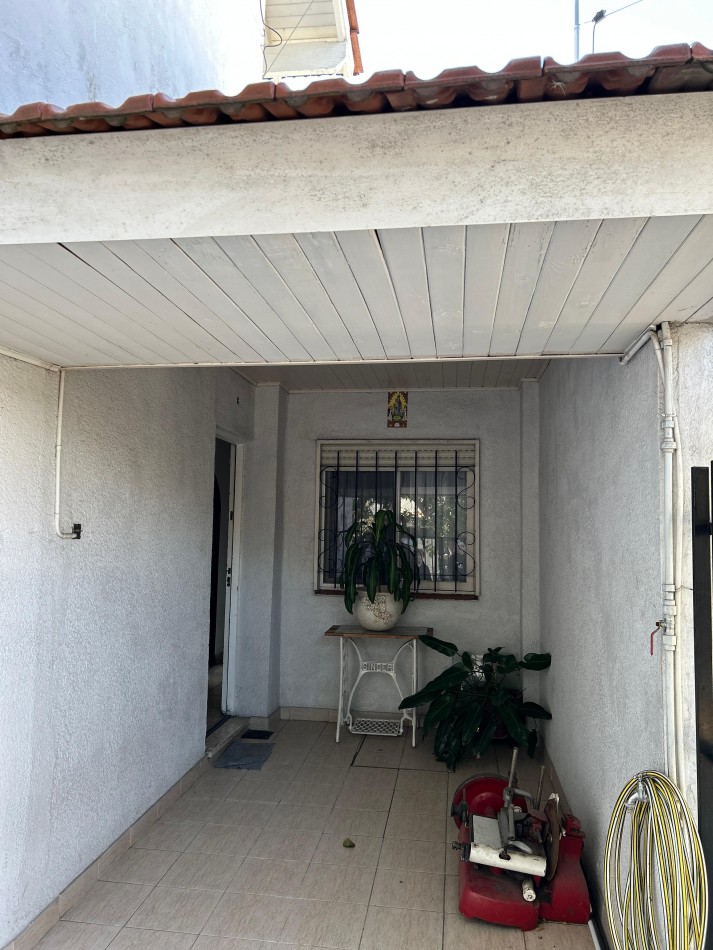 Casa 4 ambientes ! Acepta Permutas