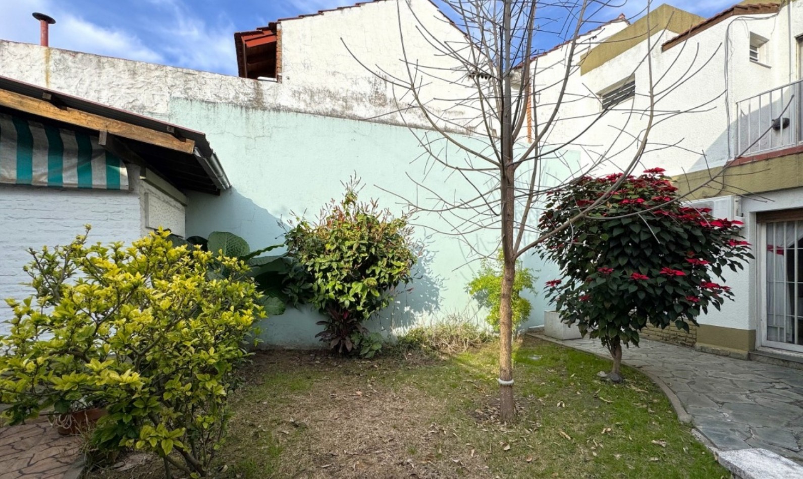 Castelar Norte Sobre Avenida Sarmiento