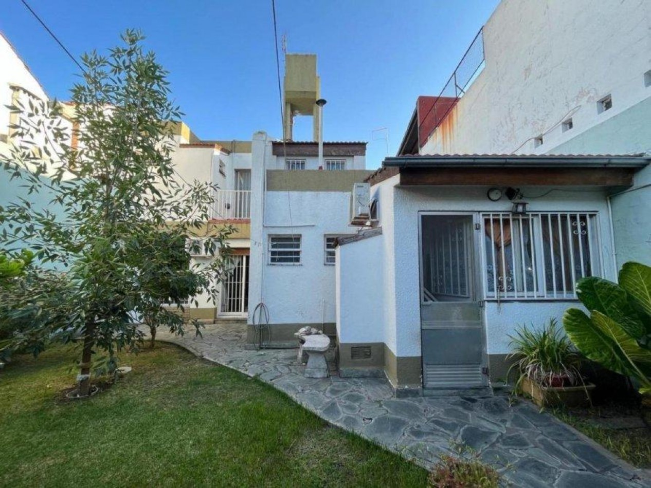 Castelar Norte Sobre Avenida Sarmiento