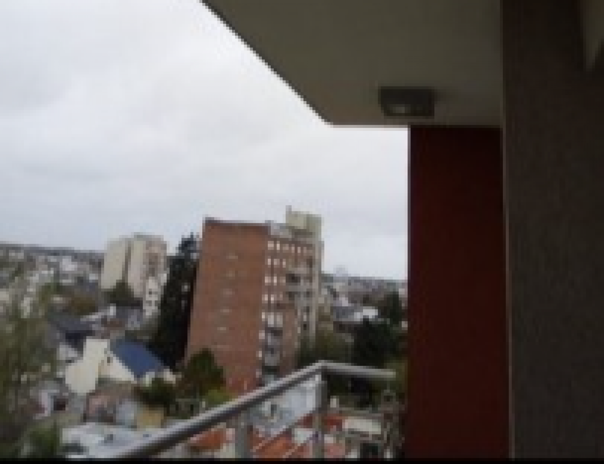 Uruguay 874 - 2 amb - Permuta por casa en la zona