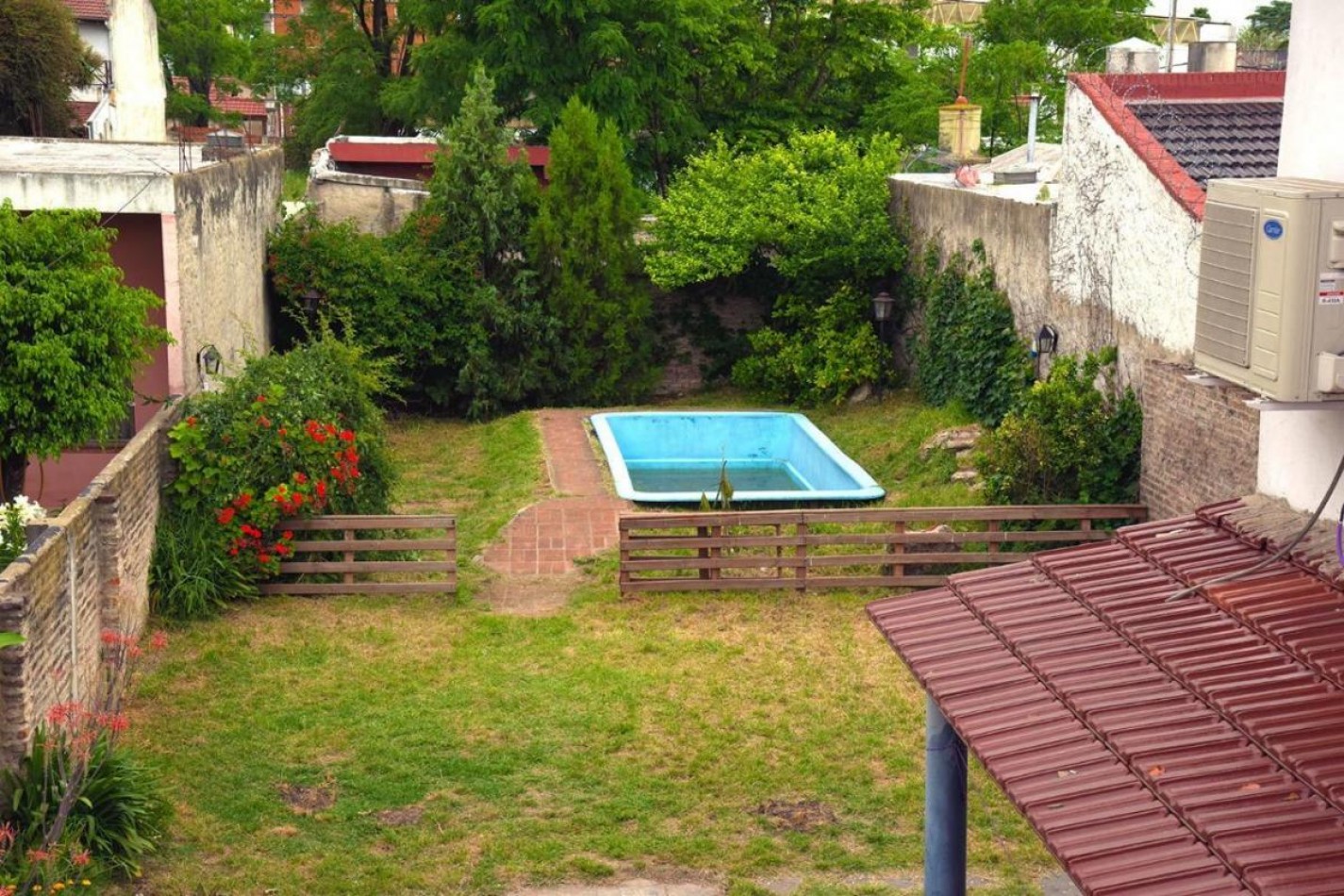 Viamonte 2274 - Chalet 5 ambientes - Acepta Permutas !! 
