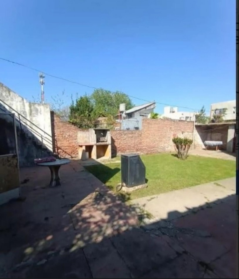 Casa americana 3 ambientes ! Lote de 10 x 35 