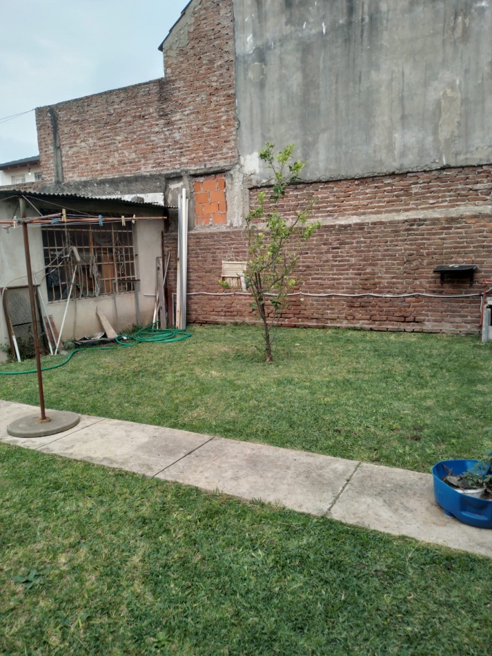Chalet 3 ambientes a reciclar