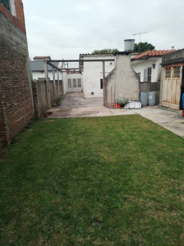 Chalet 3 ambientes a reciclar