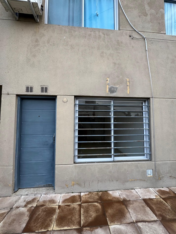 Amplio monoambiente en planta baja 