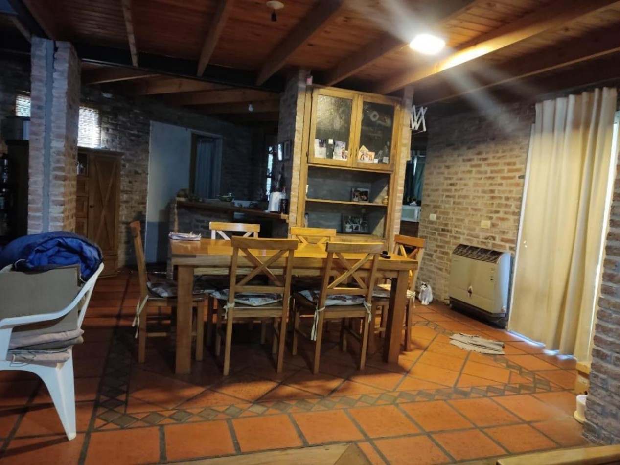 Chalet 4 ambientes sobre 1250 metros 