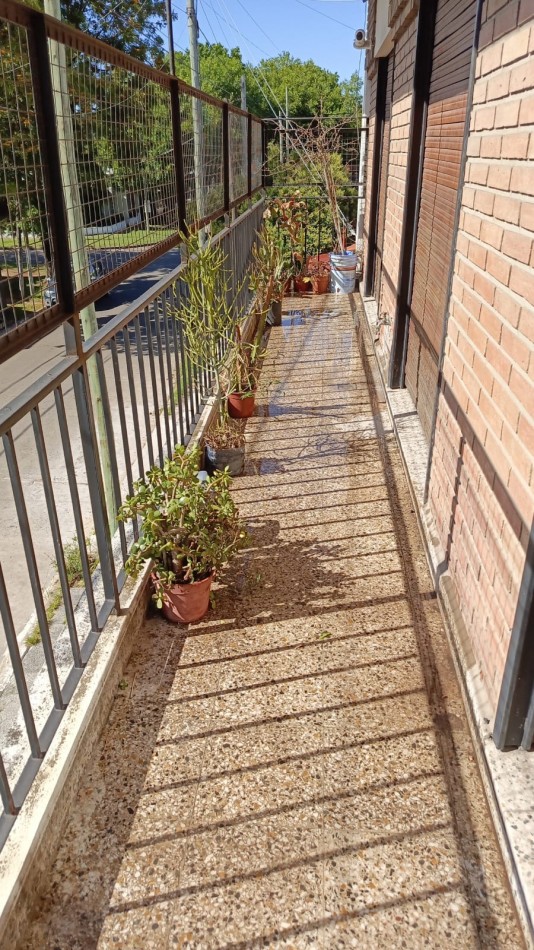 Amplio departamento 5 ambientes 