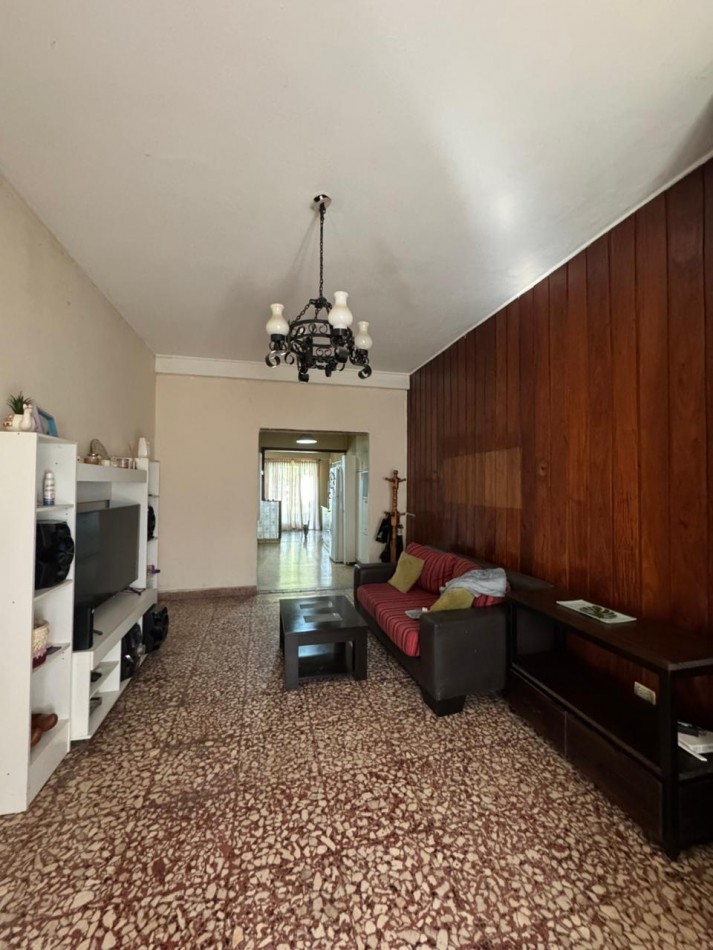 Chalet 4 ambientes - Acepta Permutas 