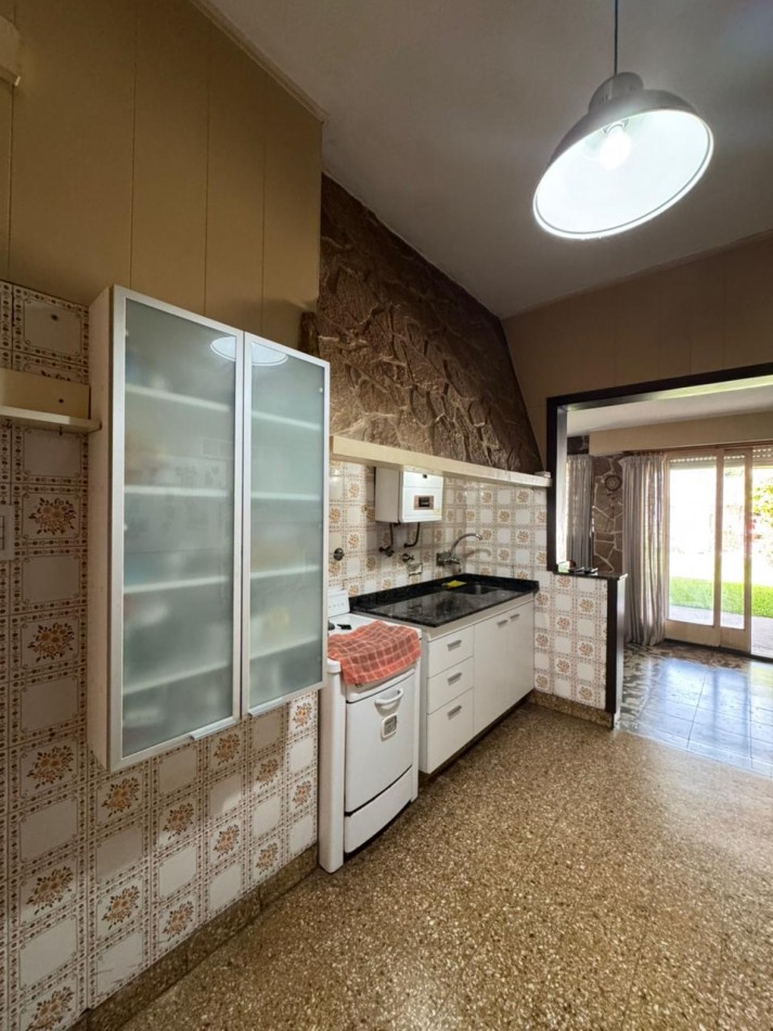 Chalet 4 ambientes - Acepta Permutas 