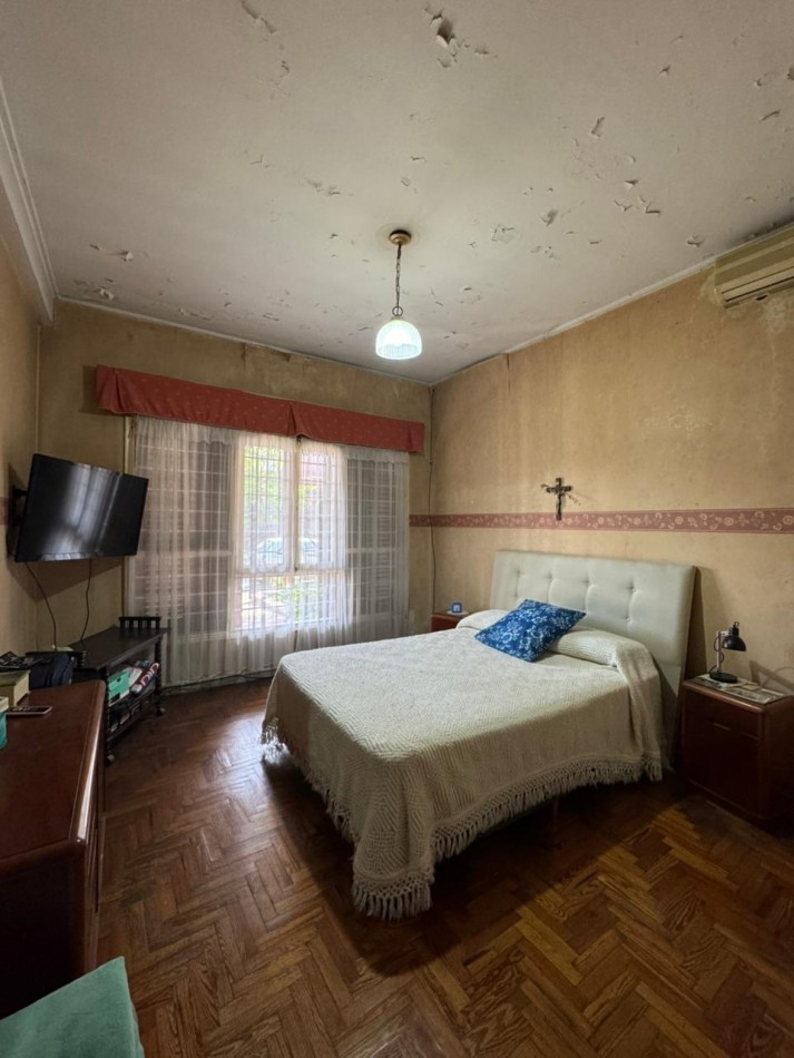 Chalet 4 ambientes - Acepta Permutas 