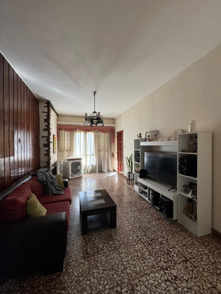 Chalet 4 ambientes - Acepta Permutas 