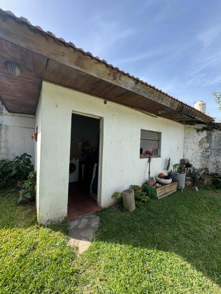 Chalet 4 ambientes - Acepta Permutas 