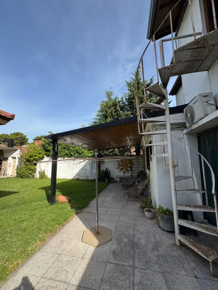 Chalet 4 ambientes - Acepta Permutas 