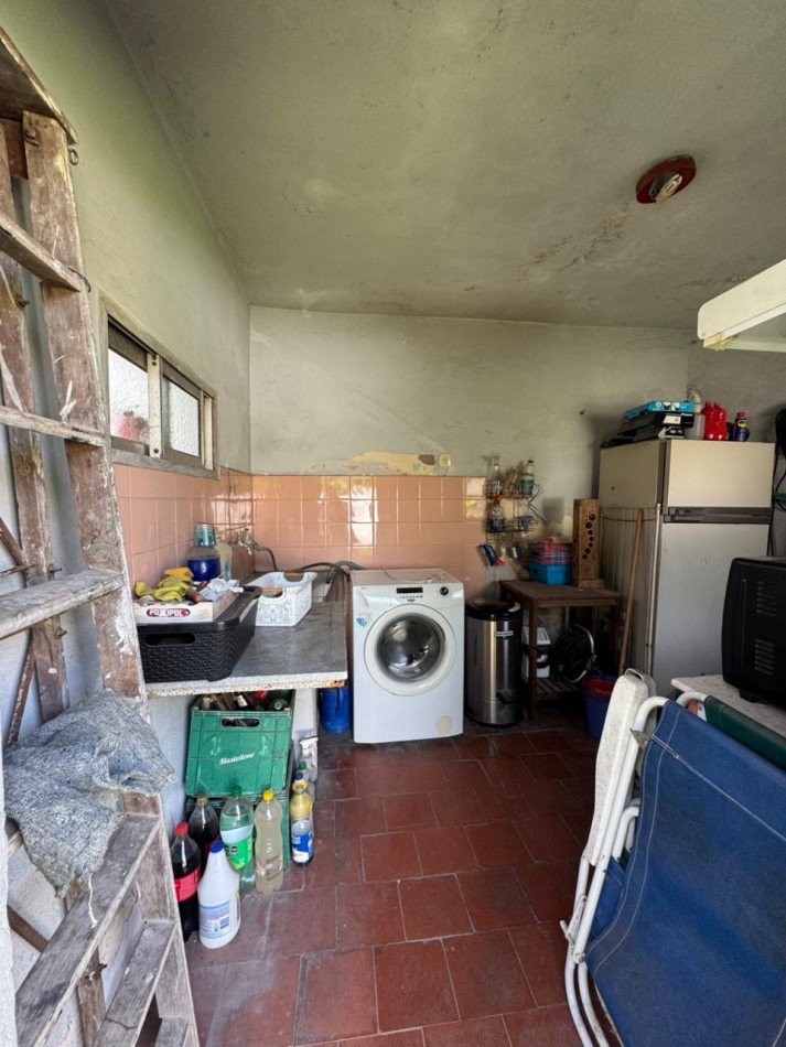 Chalet 4 ambientes - Acepta Permutas 