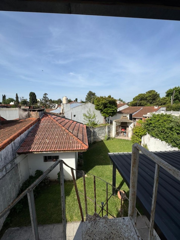 Chalet 4 ambientes - Acepta Permutas 